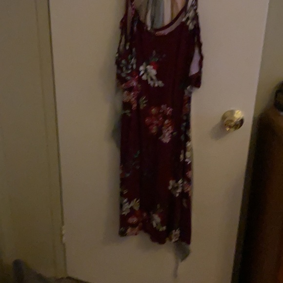 Clothes - Picture 3 of 16